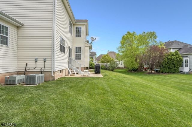 10 Jockey Ln, Raritan Twp., NJ 08822