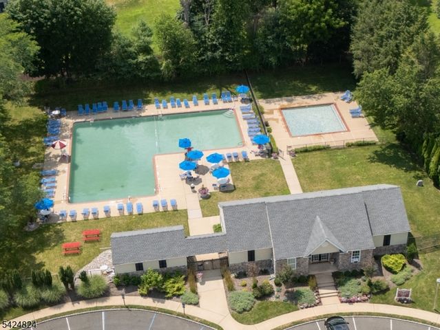 10 Jockey Ln, Raritan Twp., NJ 08822