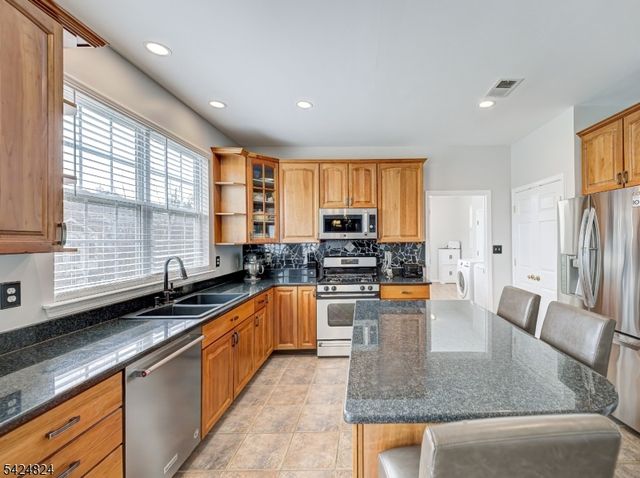 10 Jockey Ln, Raritan Twp., NJ 08822