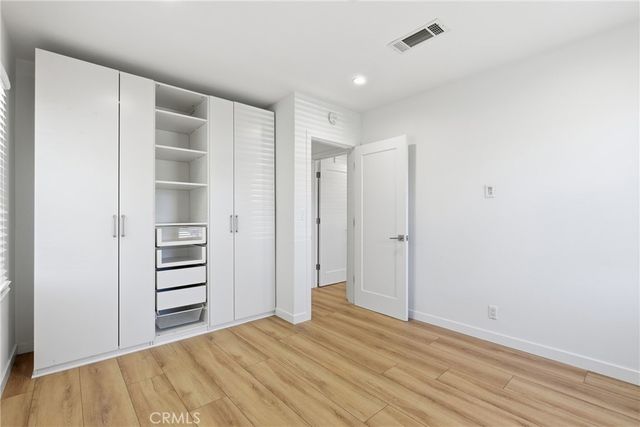 17546 Kittridge, Lake Balboa, CA 91406