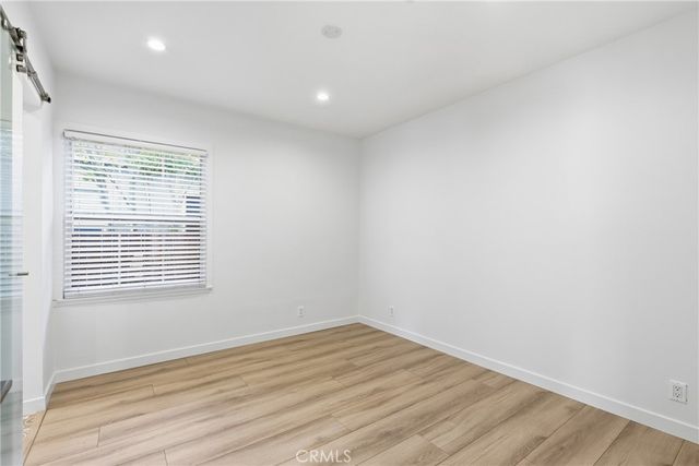 17546 Kittridge, Lake Balboa, CA 91406