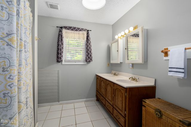 2 Gatewood Drive, Gray, TN 37615