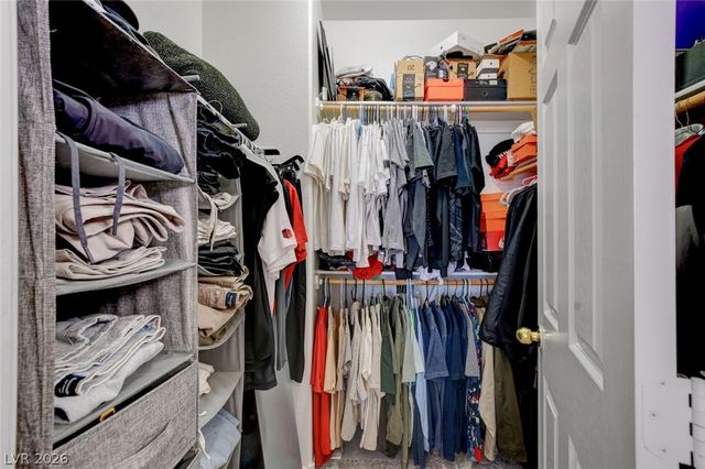 6897 Mahogany Meadows Avenue, Las Vegas, NV 89122