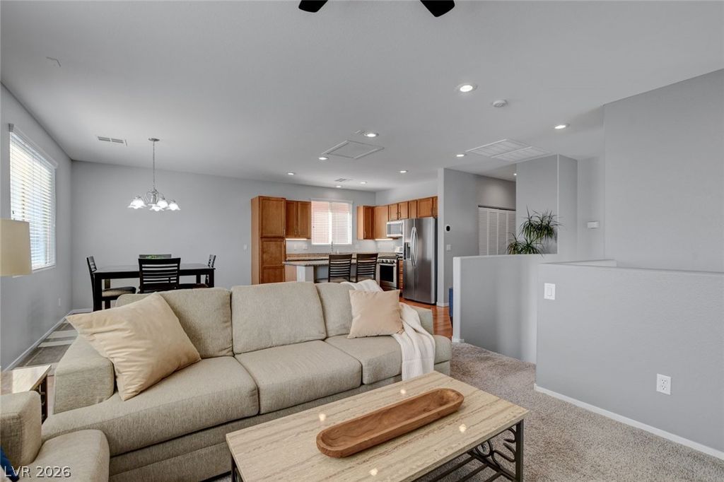 Image 8 of property listing at 6897 Mahogany Meadows Avenue, Las Vegas, NV 89122