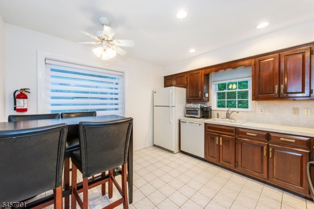 56 Countryside Dr, Bernards Twp., NJ 07920 — photo 3