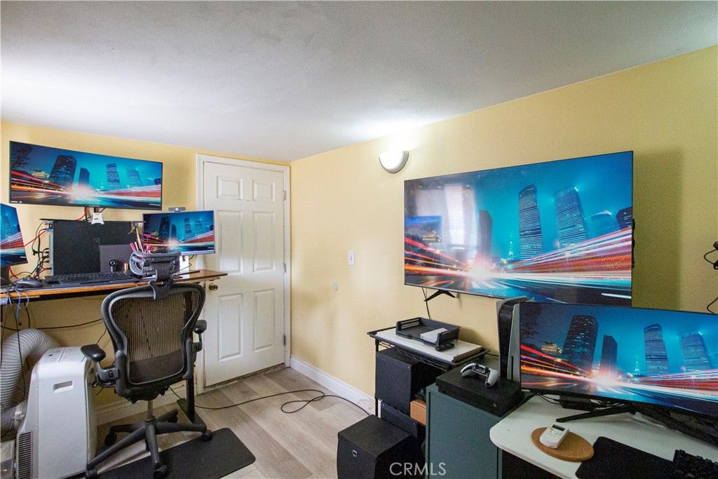 property-img