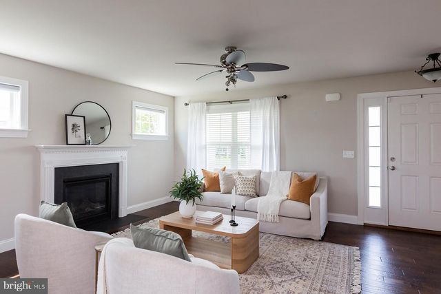 24 AMBER LN, Ephrata, PA 17522