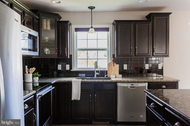 24 AMBER LN, Ephrata, PA 17522