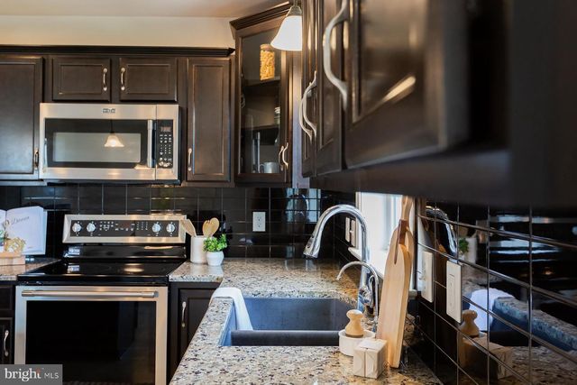 24 AMBER LN, Ephrata, PA 17522