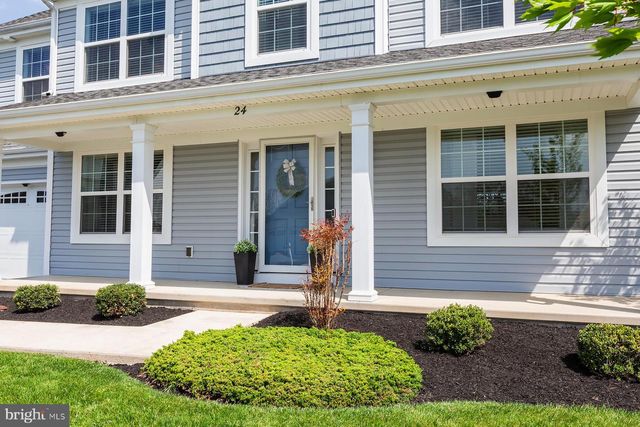 24 AMBER LN, Ephrata, PA 17522