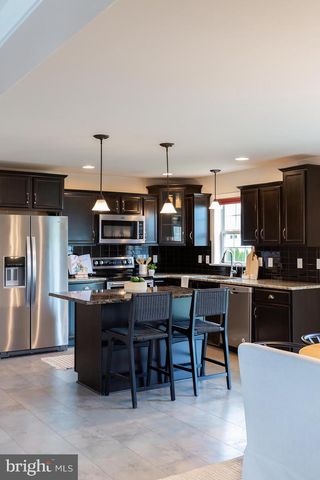 24 AMBER LN, Ephrata, PA 17522