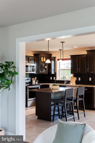 24 AMBER LN, Ephrata, PA 17522