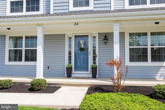 24 AMBER LN, Ephrata, PA 17522