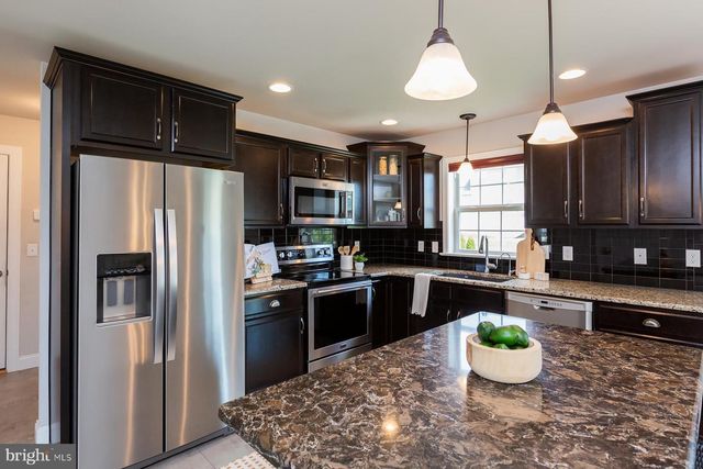 24 AMBER LN, Ephrata, PA 17522