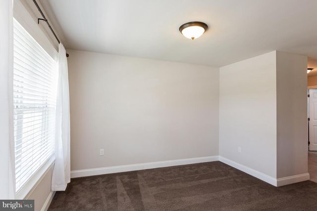 24 AMBER LN, Ephrata, PA 17522