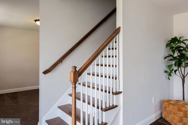 24 AMBER LN, Ephrata, PA 17522