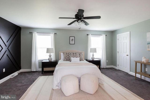 24 AMBER LN, Ephrata, PA 17522