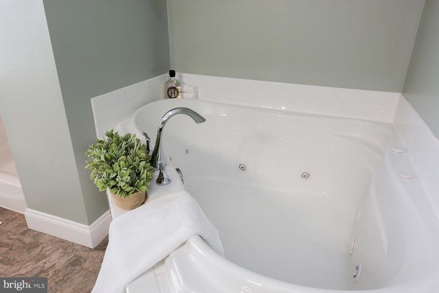 24 AMBER LN, Ephrata, PA 17522