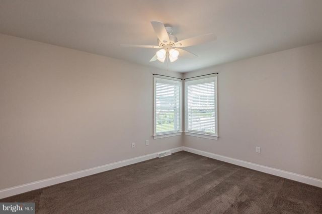 24 AMBER LN, Ephrata, PA 17522