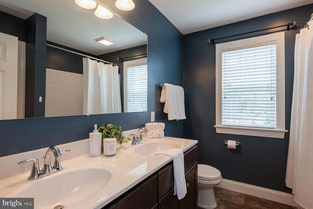 24 AMBER LN, Ephrata, PA 17522