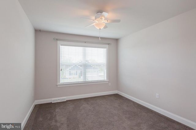 24 AMBER LN, Ephrata, PA 17522