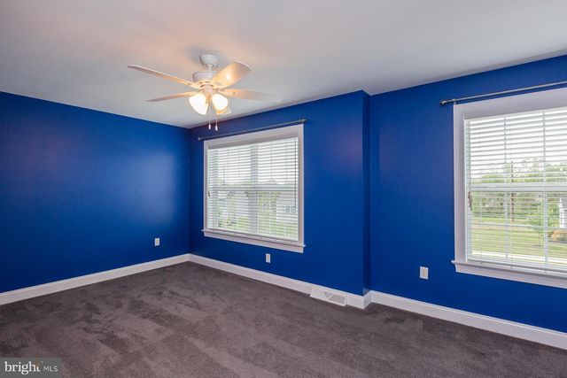 24 AMBER LN, Ephrata, PA 17522