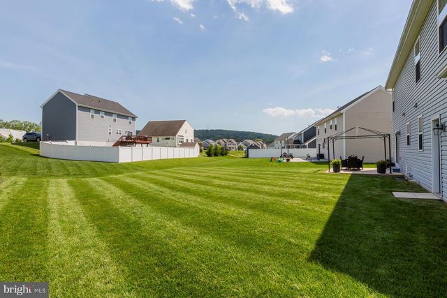 24 AMBER LN, Ephrata, PA 17522