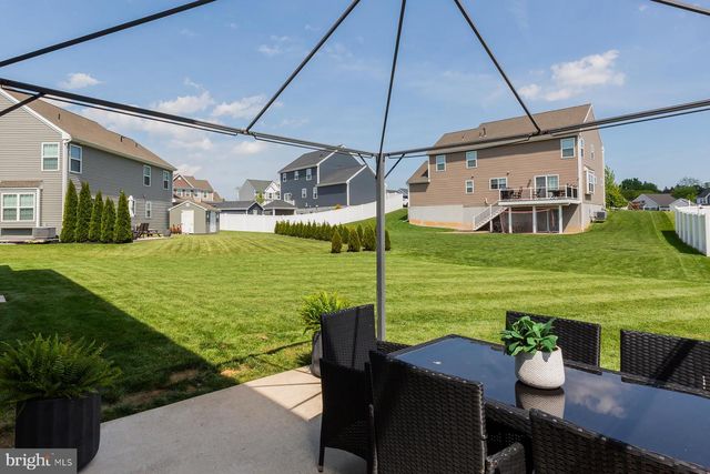 24 AMBER LN, Ephrata, PA 17522