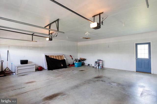 24 AMBER LN, Ephrata, PA 17522