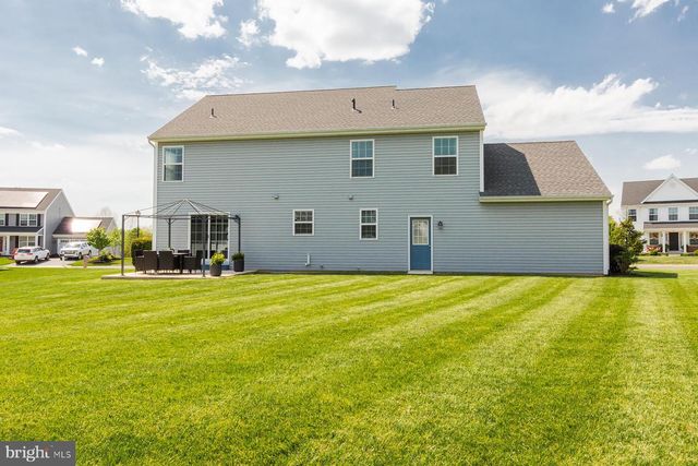 24 AMBER LN, Ephrata, PA 17522