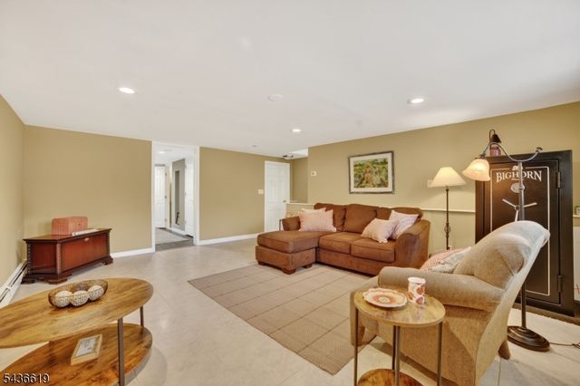 1 Lincoln Ave, Ogdensburg Boro, NJ 07439