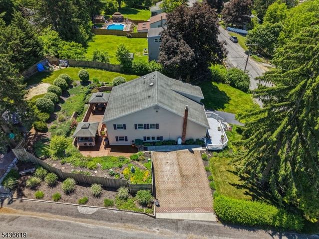 1 Lincoln Ave, Ogdensburg Boro, NJ 07439