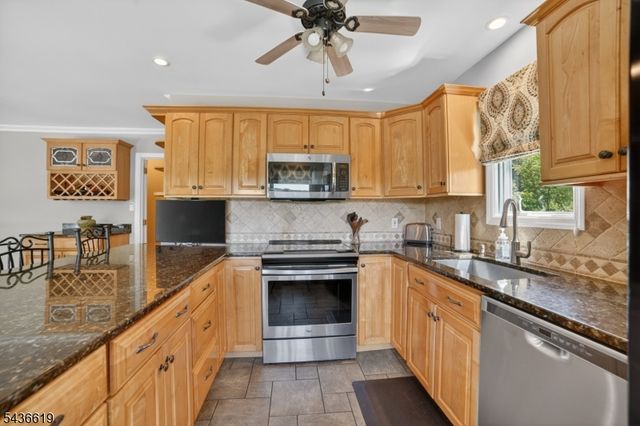 1 Lincoln Ave, Ogdensburg Boro, NJ 07439