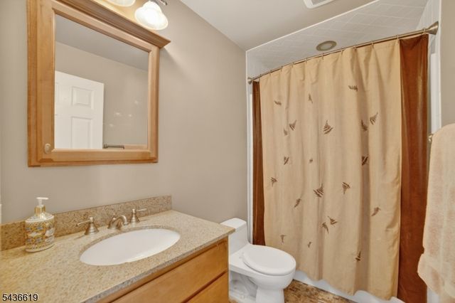 1 Lincoln Ave, Ogdensburg Boro, NJ 07439