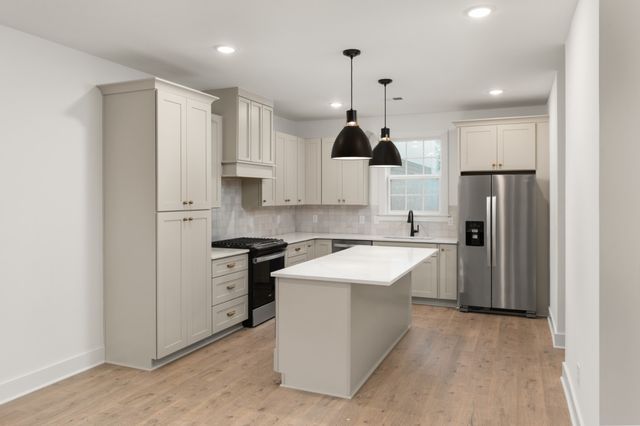 504 Edwin St Unit 40, Nashville, TN 37207