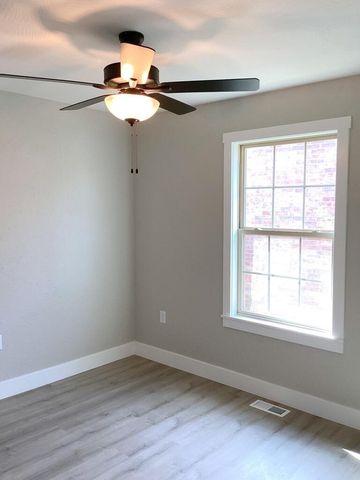 3780 W Riley Street, Bolivar, MO 65613