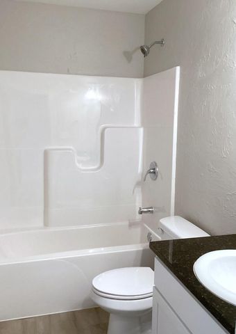 3780 W Riley Street, Bolivar, MO 65613