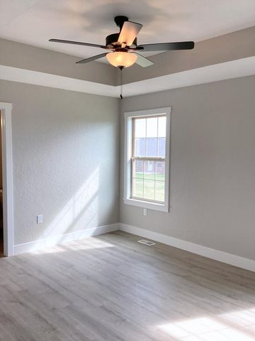 3780 W Riley Street, Bolivar, MO 65613