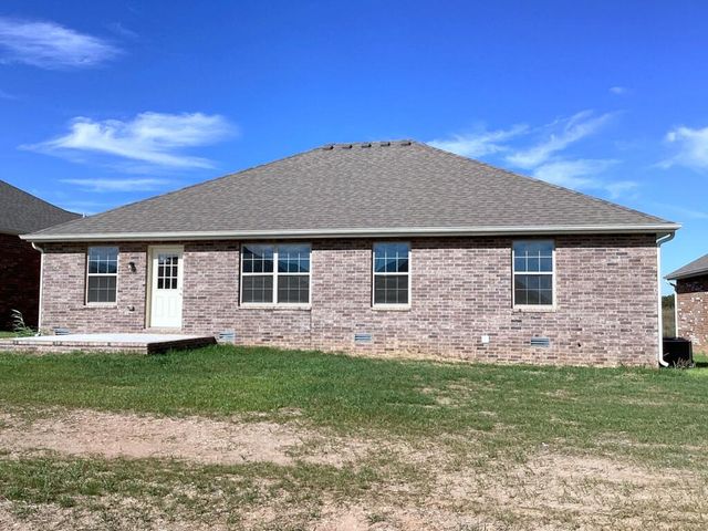 3780 W Riley Street, Bolivar, MO 65613