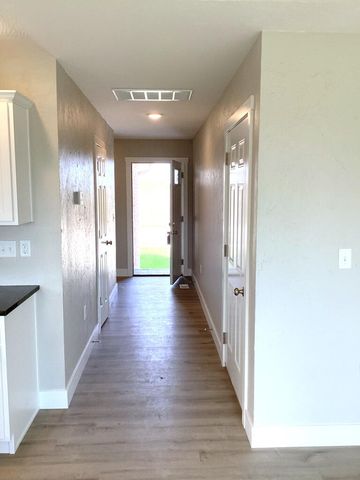 3780 W Riley Street, Bolivar, MO 65613