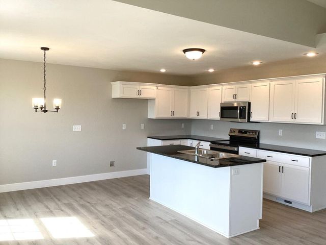 3780 W Riley Street, Bolivar, MO 65613