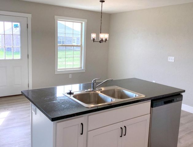 3780 W Riley Street, Bolivar, MO 65613