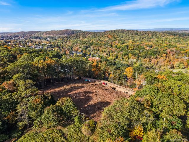 1 Stella Road, Thornwood, NY 10594