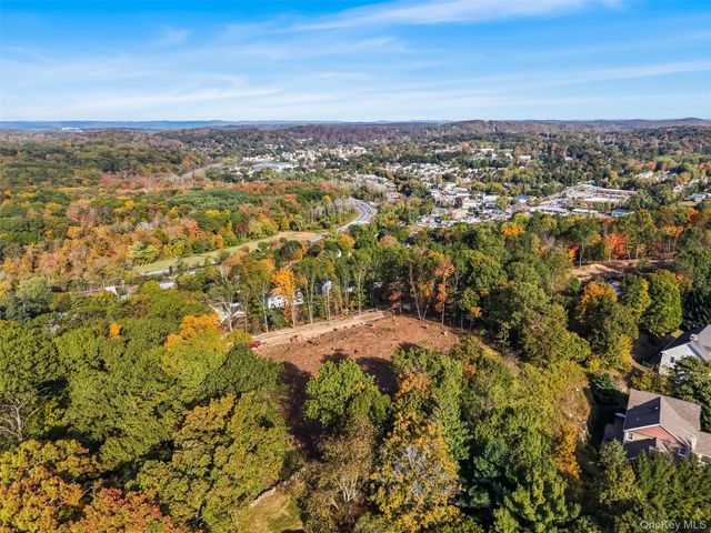 1 Stella Road, Thornwood, NY 10594