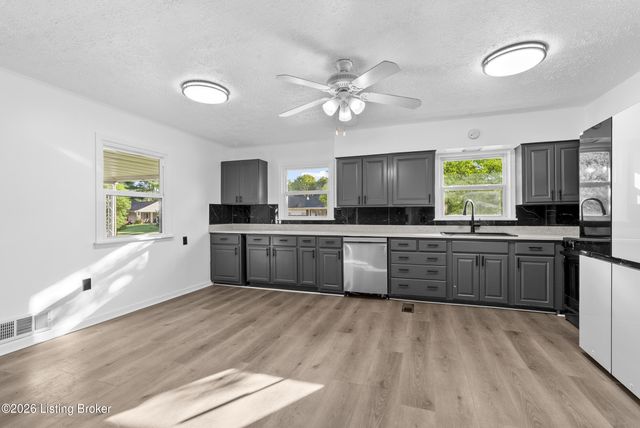 3722 Rouge Way, Louisville, KY 40218