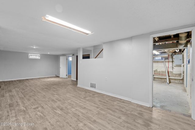 3722 Rouge Way, Louisville, KY 40218