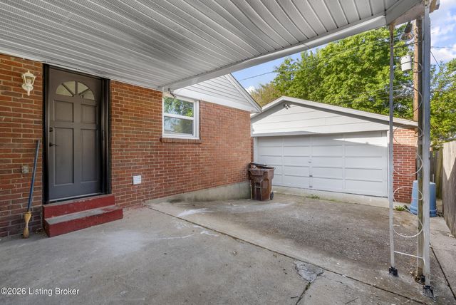 3722 Rouge Way, Louisville, KY 40218