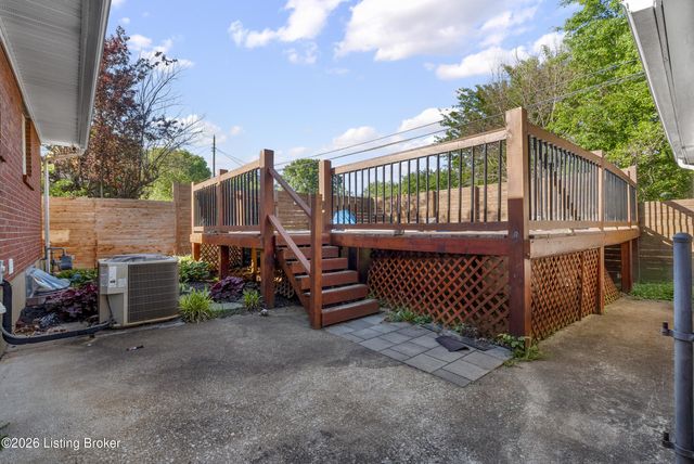 3722 Rouge Way, Louisville, KY 40218