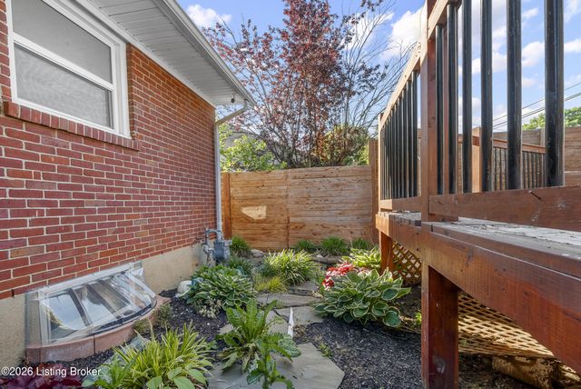 3722 Rouge Way, Louisville, KY 40218