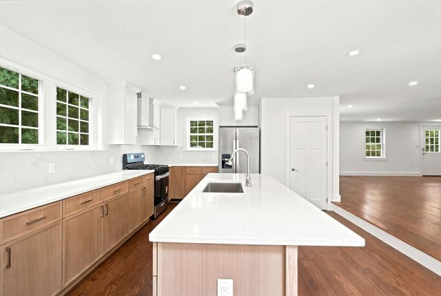 358 East St, Carlisle, MA 01741